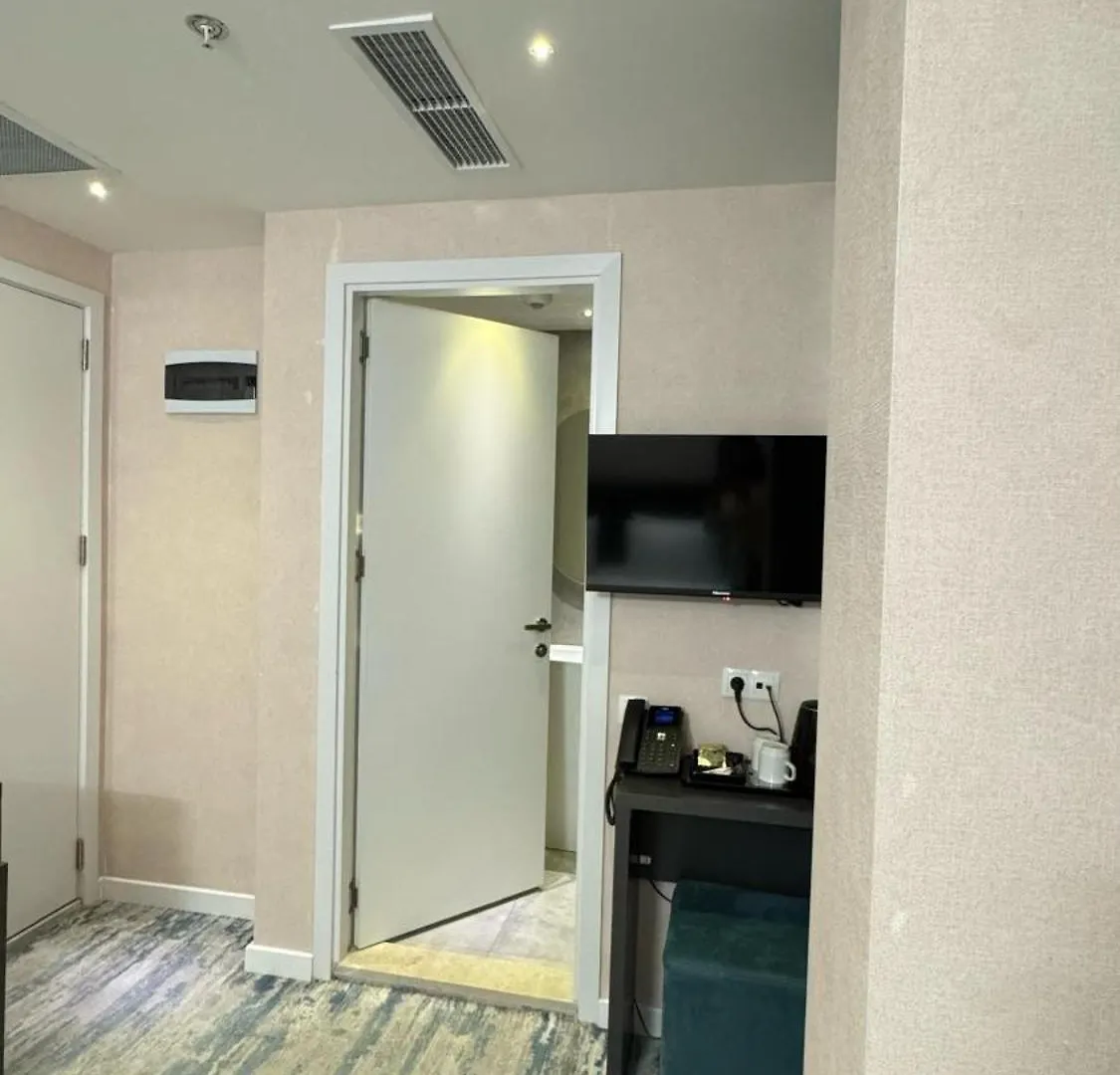 M11T Hotel Tbilisi 5*,